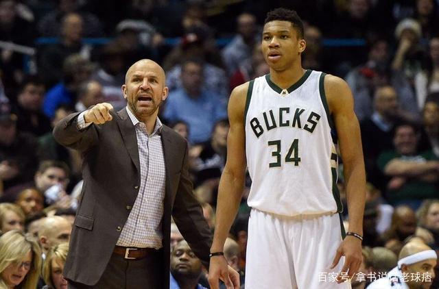 借助社交媒 借助社交媒