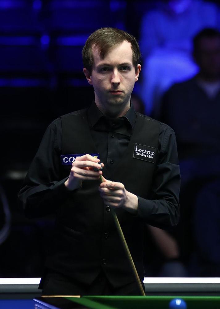 功跻身领先 功跻身领先