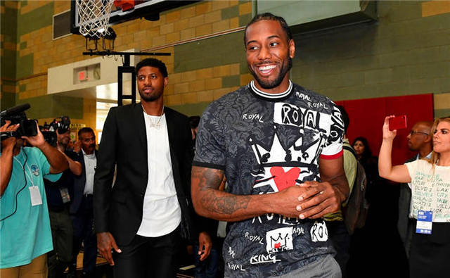 顶完成断球 顶完成断球