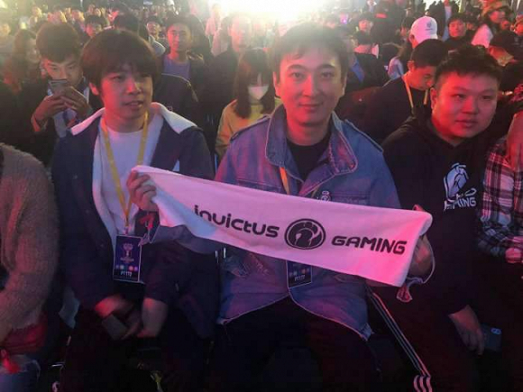 形成镜像拉 形成镜像拉